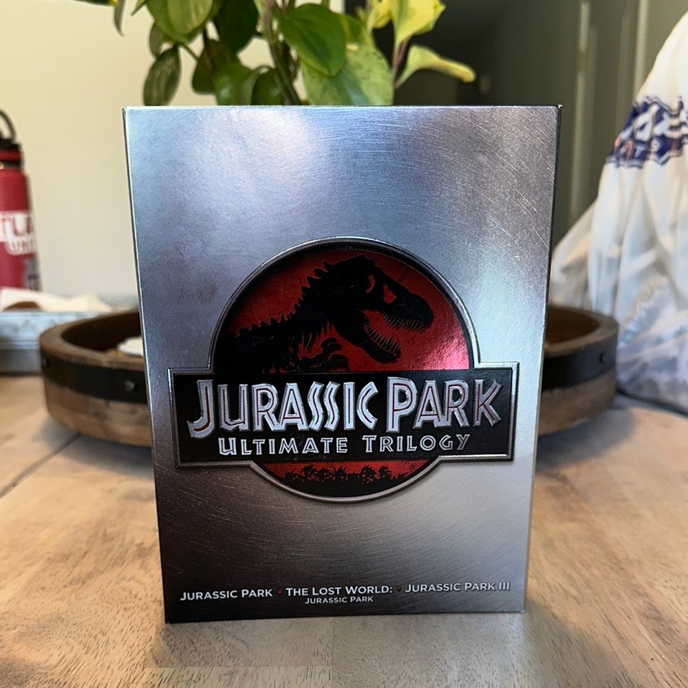 Universal Jurassic Park Ultimate Trilogy - Silver and Red
